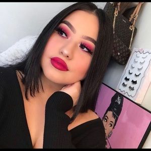 Meet your Posher, Yesenia